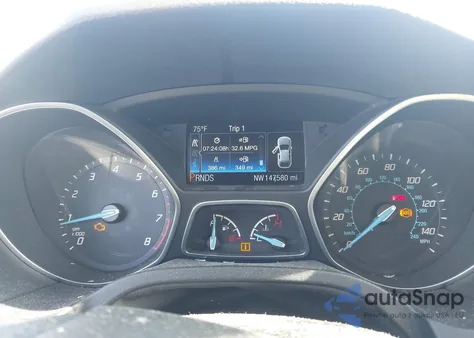 2014 Ford Focus Titanium z USA, uszkodzony, nr VIN 1FADP3N27EL297885